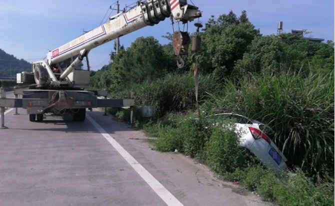 永兴重载吊车救援 永兴重载吊车救援